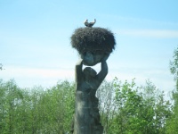 2016-05-13 12h30m55 - Standbeeld met ooievaars - Gerda van der Meer
